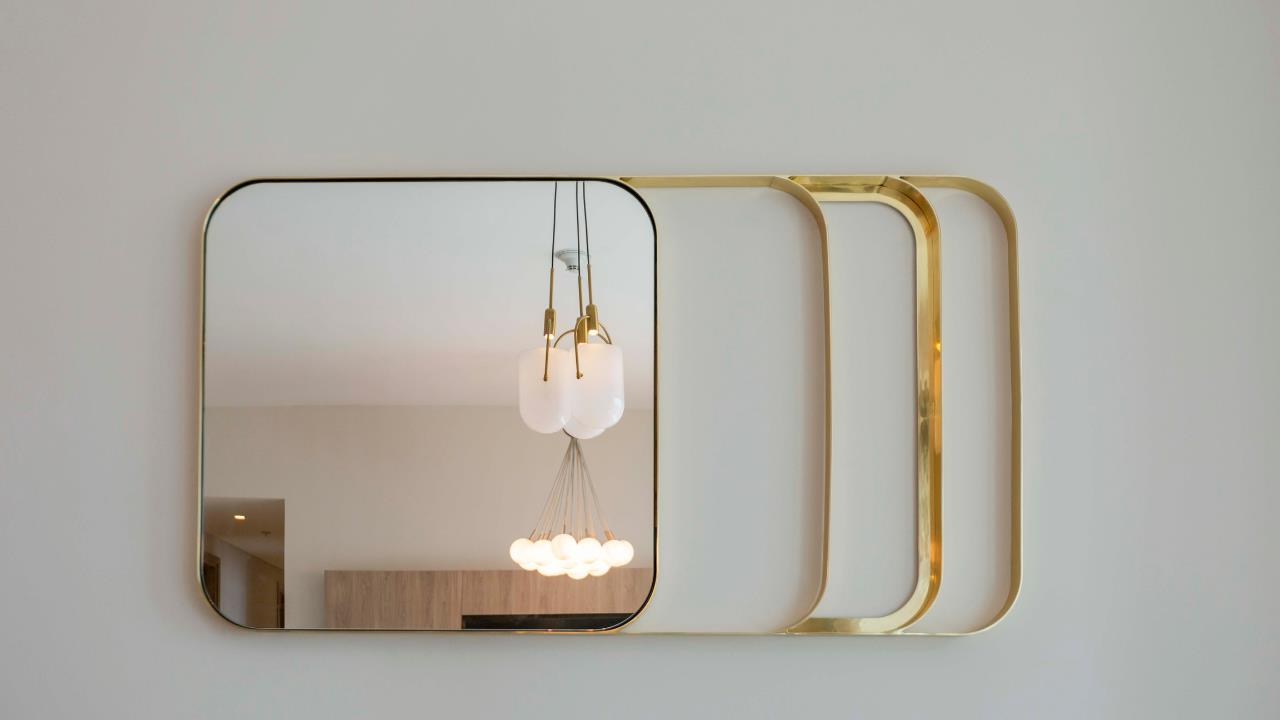 Ni en la habitación ni en el baño: el nuevo lugar de casa donde debes colocar un espejo, según el Feng Shui